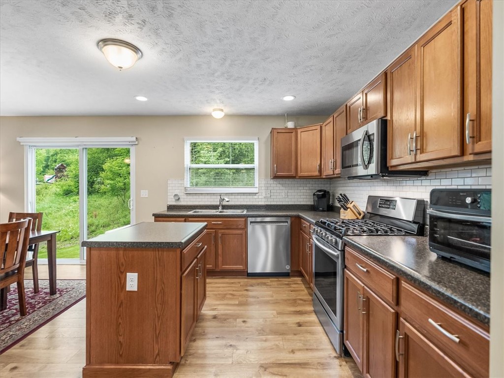 8045 Maureen Dr