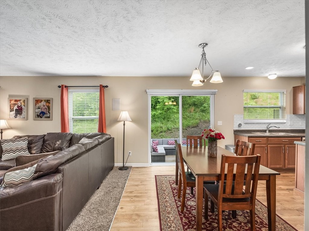 8045 Maureen Dr