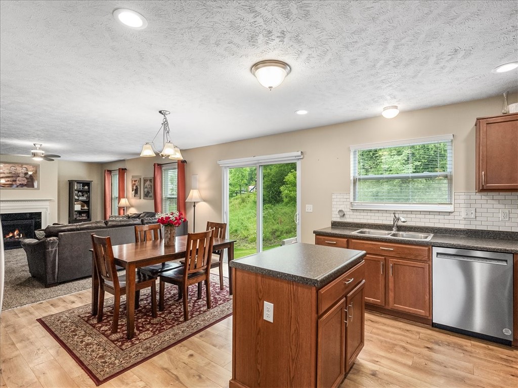8045 Maureen Dr