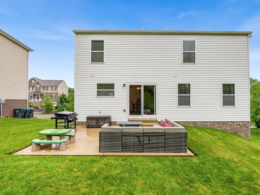 8045 Maureen Dr