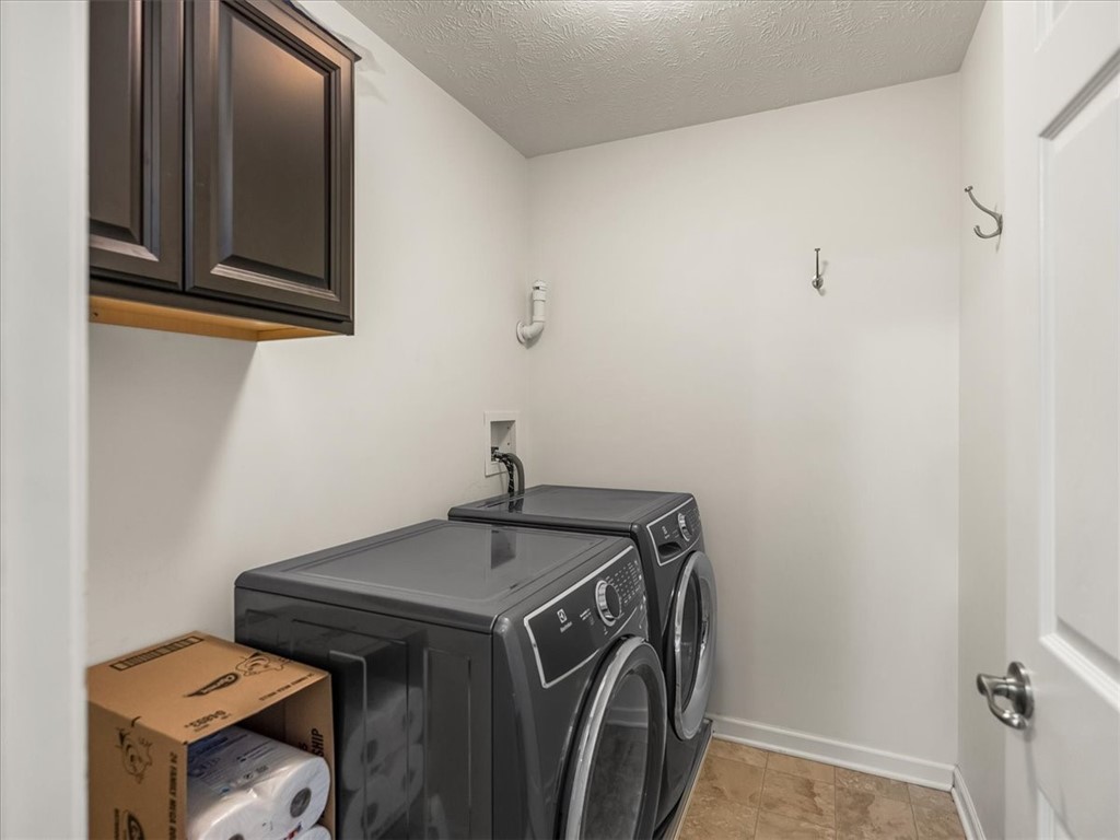 8045 Maureen Dr