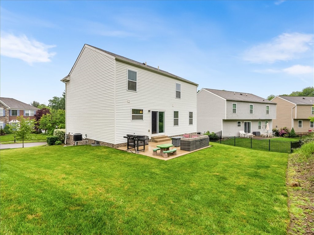8045 Maureen Dr