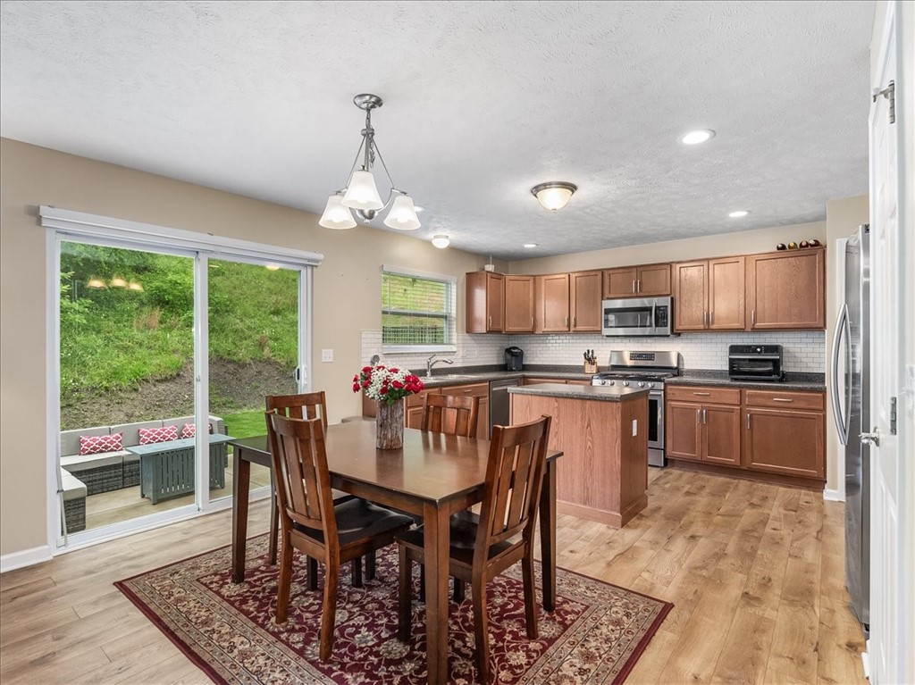 8045 Maureen Dr