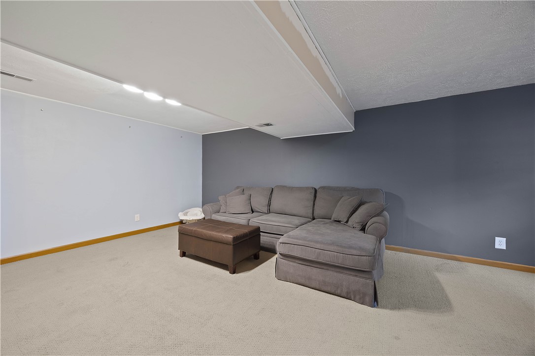 119 Summit Ridge Dr