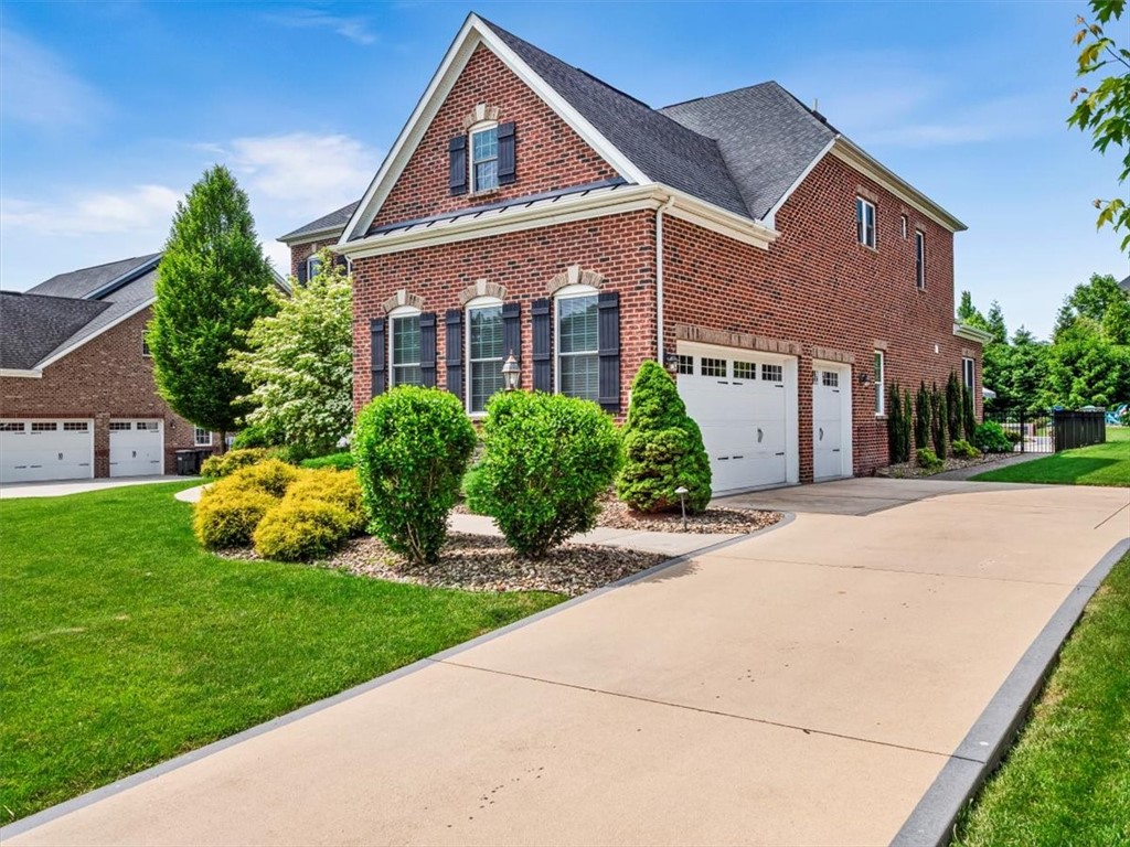 311 Connemara Ct