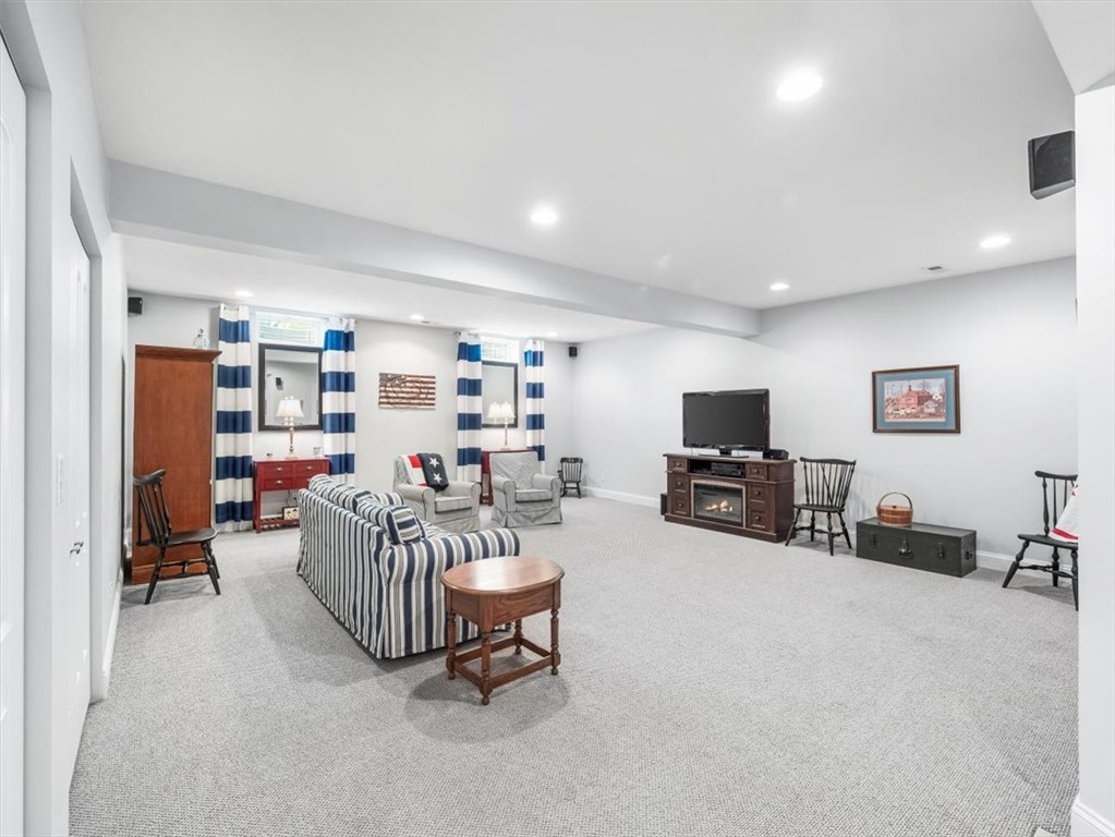 311 Connemara Ct