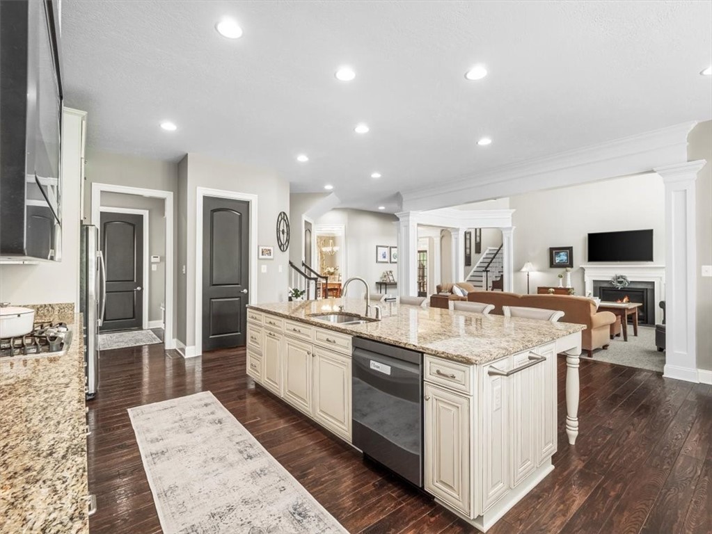 311 Connemara Ct