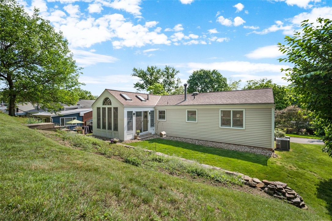 2925 Albine Dr