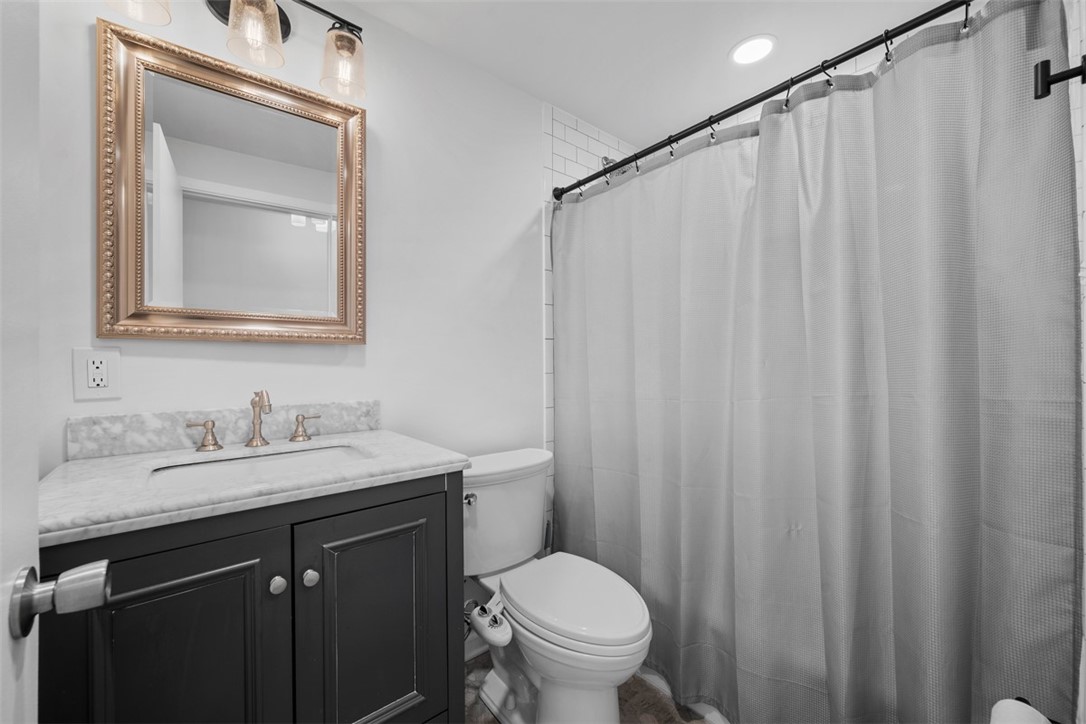 2925 Albine Dr