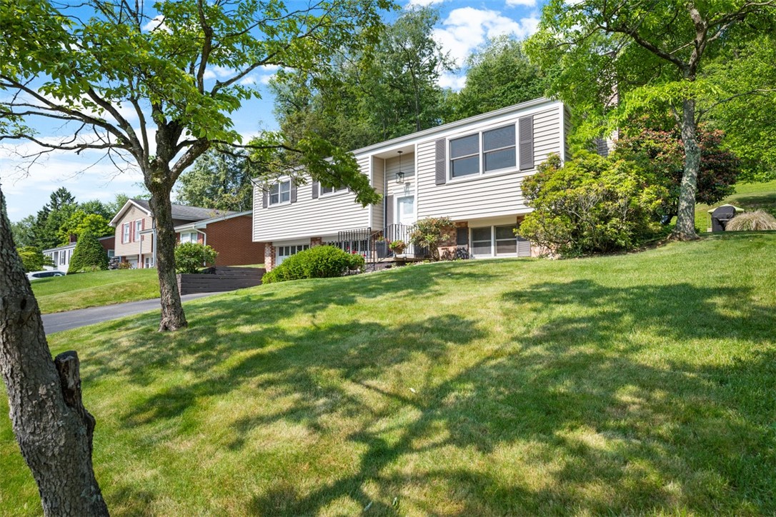 2925 Albine Dr