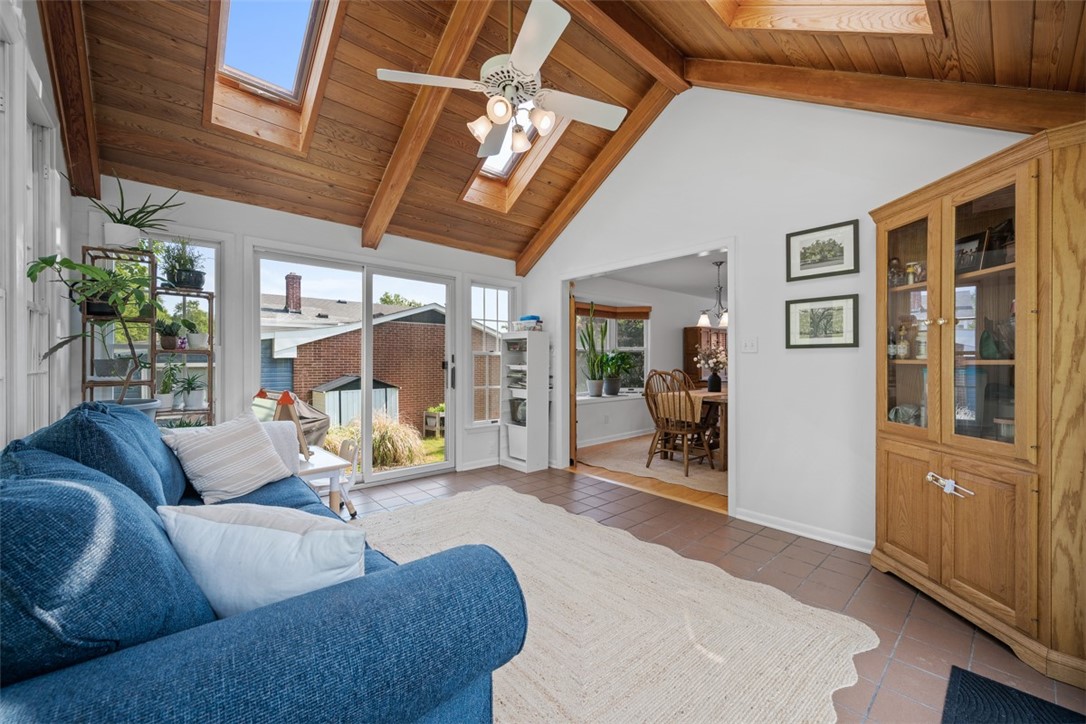 2925 Albine Dr