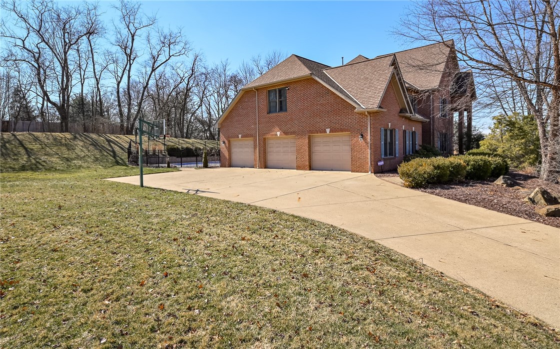 3124 Canterbury Dr
