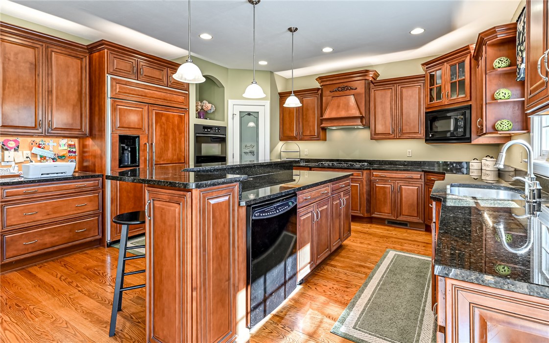 3124 Canterbury Dr