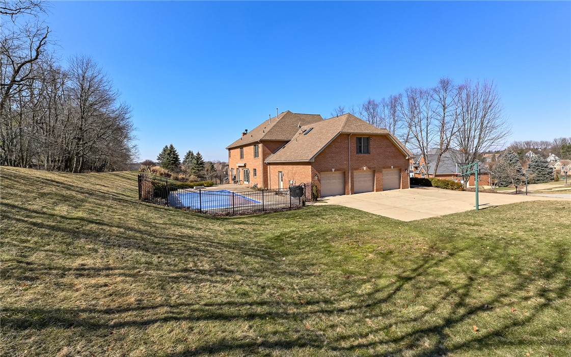 3124 Canterbury Dr