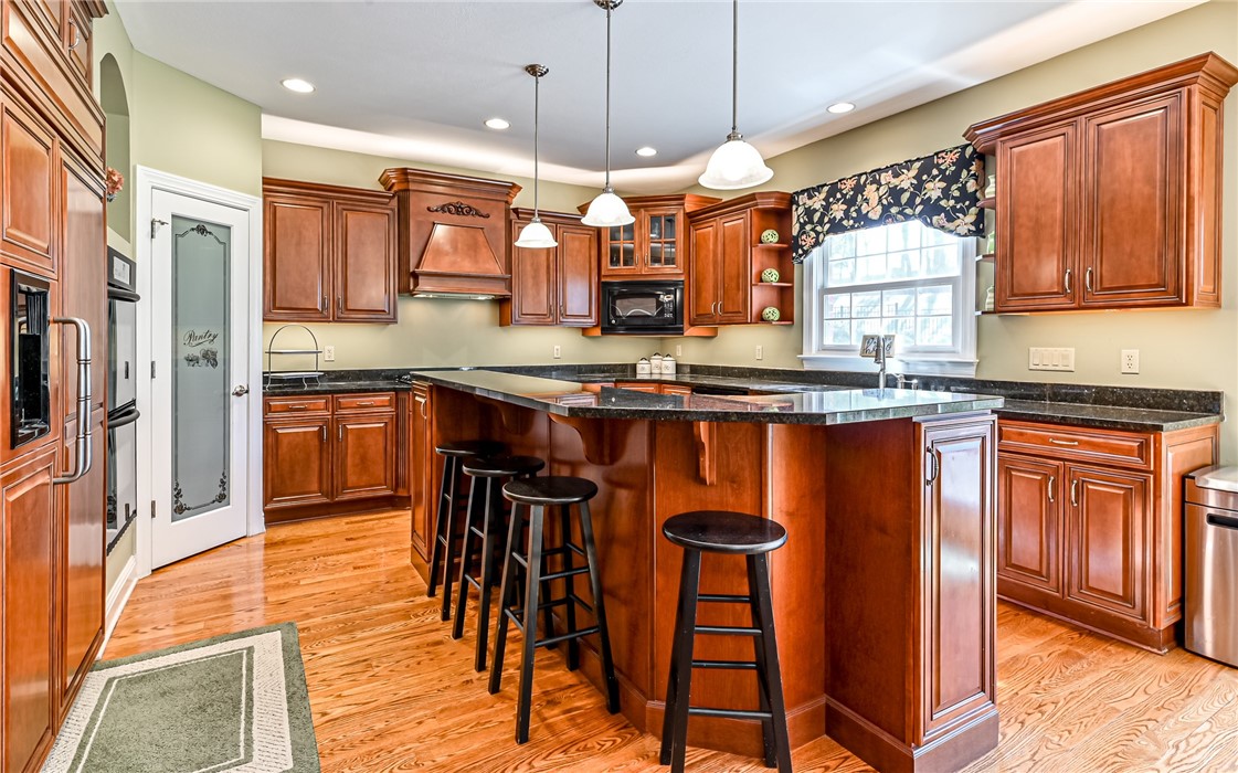 3124 Canterbury Dr