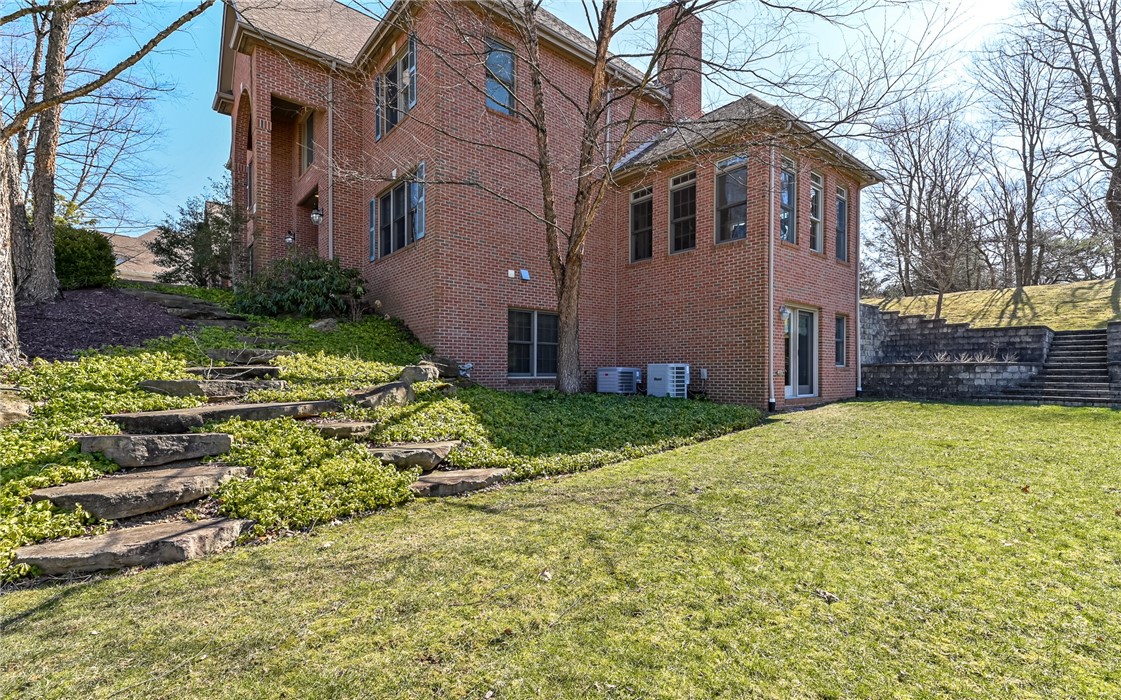 3124 Canterbury Dr