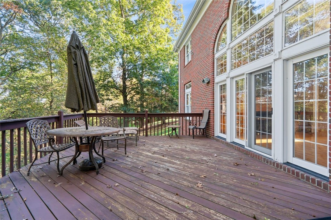 115 Lyndhurst Cir