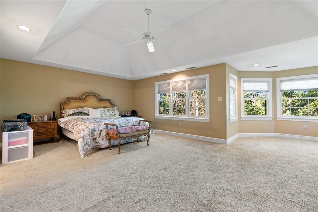 115 Lyndhurst Cir