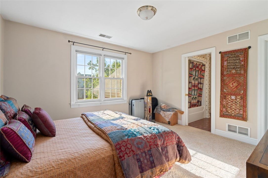 115 Lyndhurst Cir