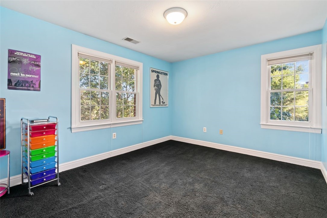 115 Lyndhurst Cir