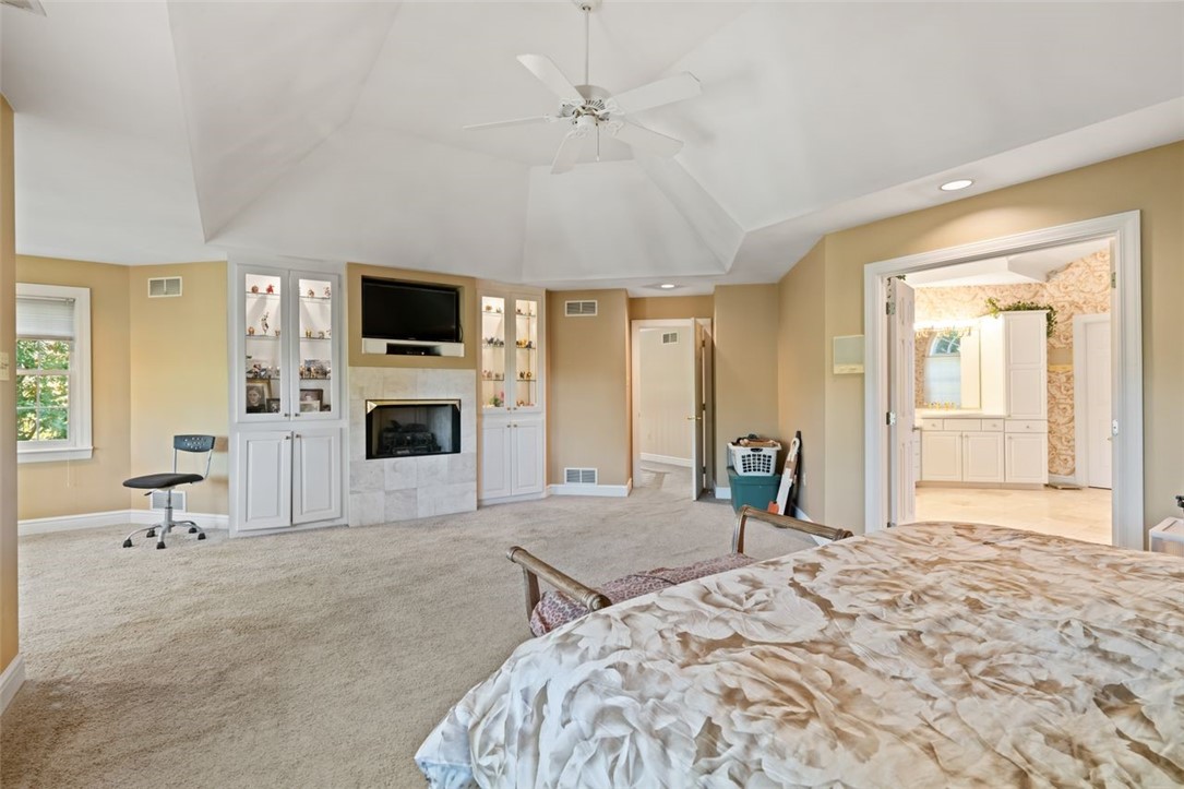115 Lyndhurst Cir