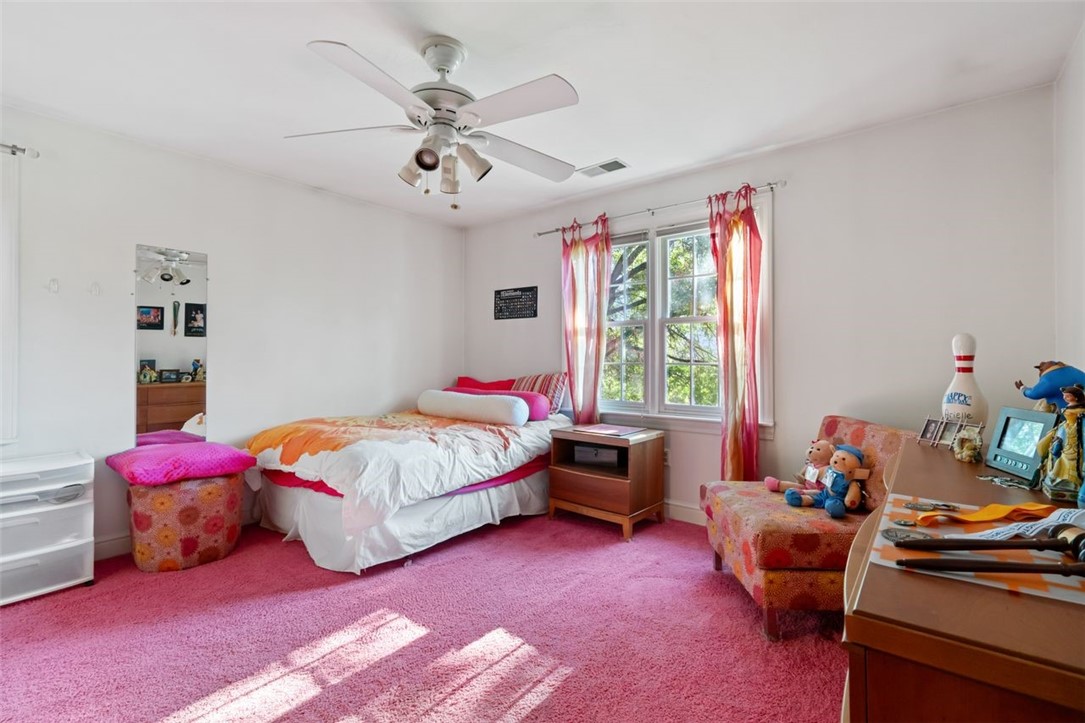 115 Lyndhurst Cir