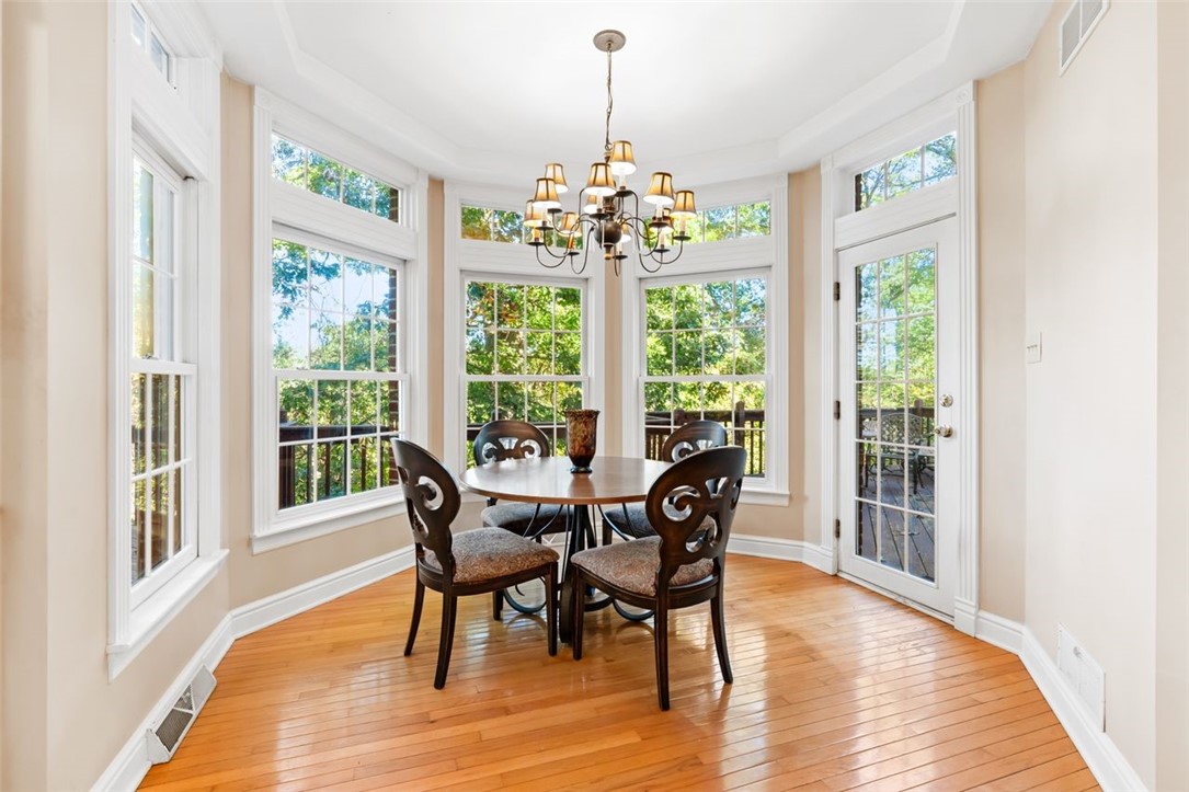 115 Lyndhurst Cir