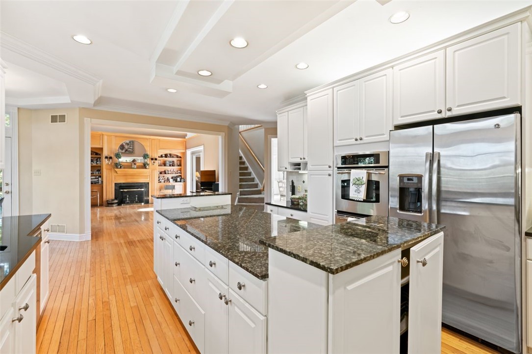 115 Lyndhurst Cir