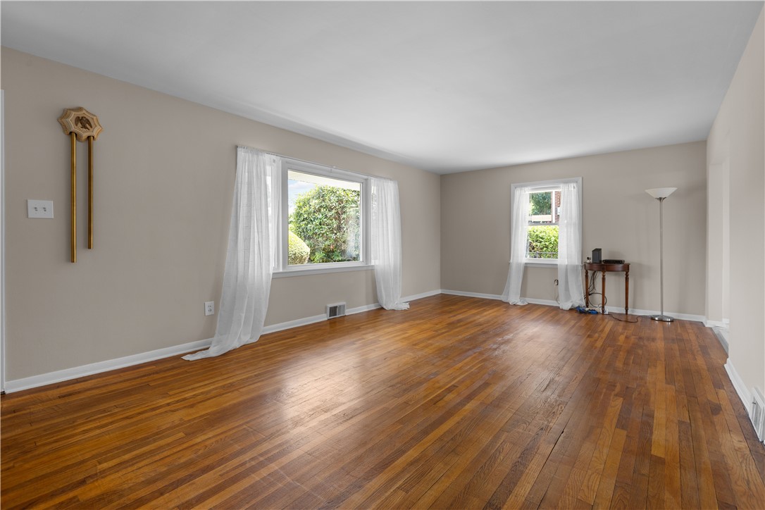 108 Dave St