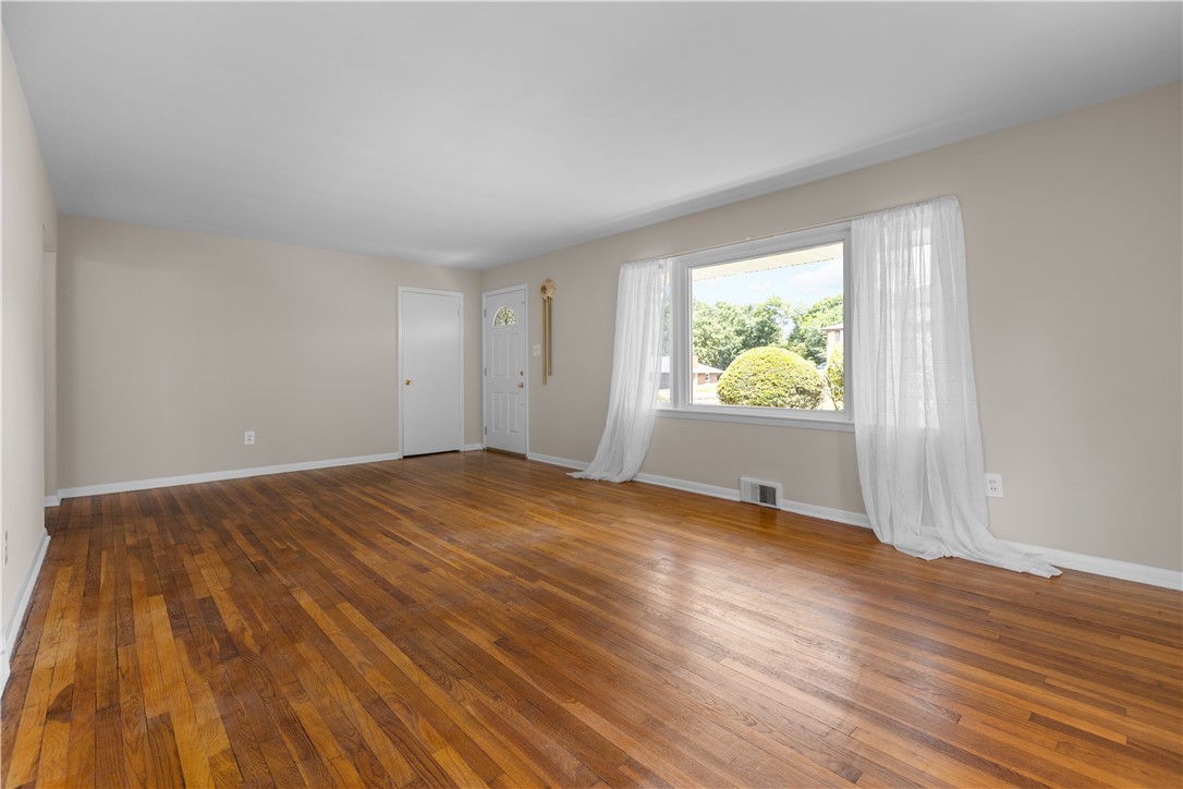 108 Dave St