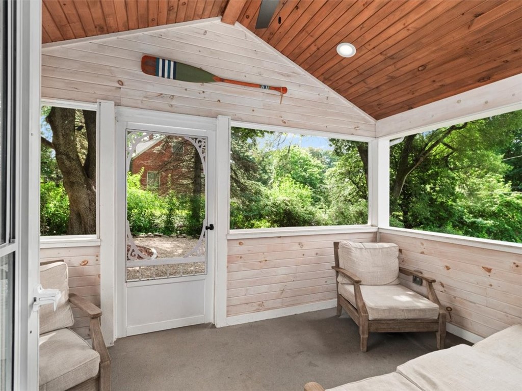 141 Manor Rd