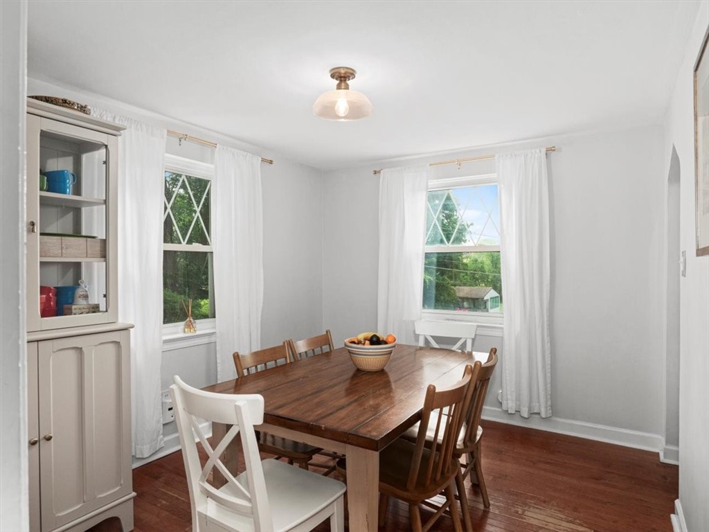 141 Manor Rd