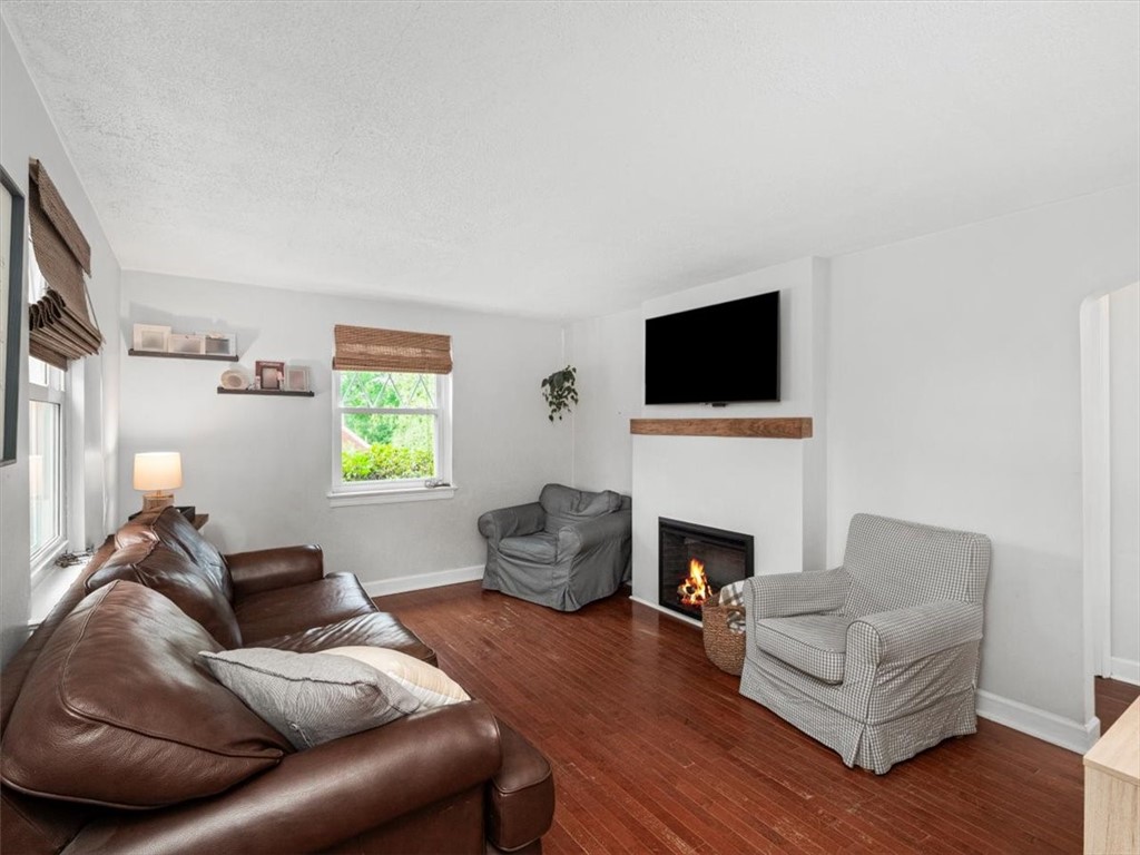 141 Manor Rd