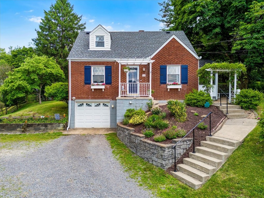 141 Manor Rd