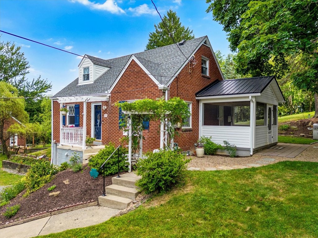 141 Manor Rd