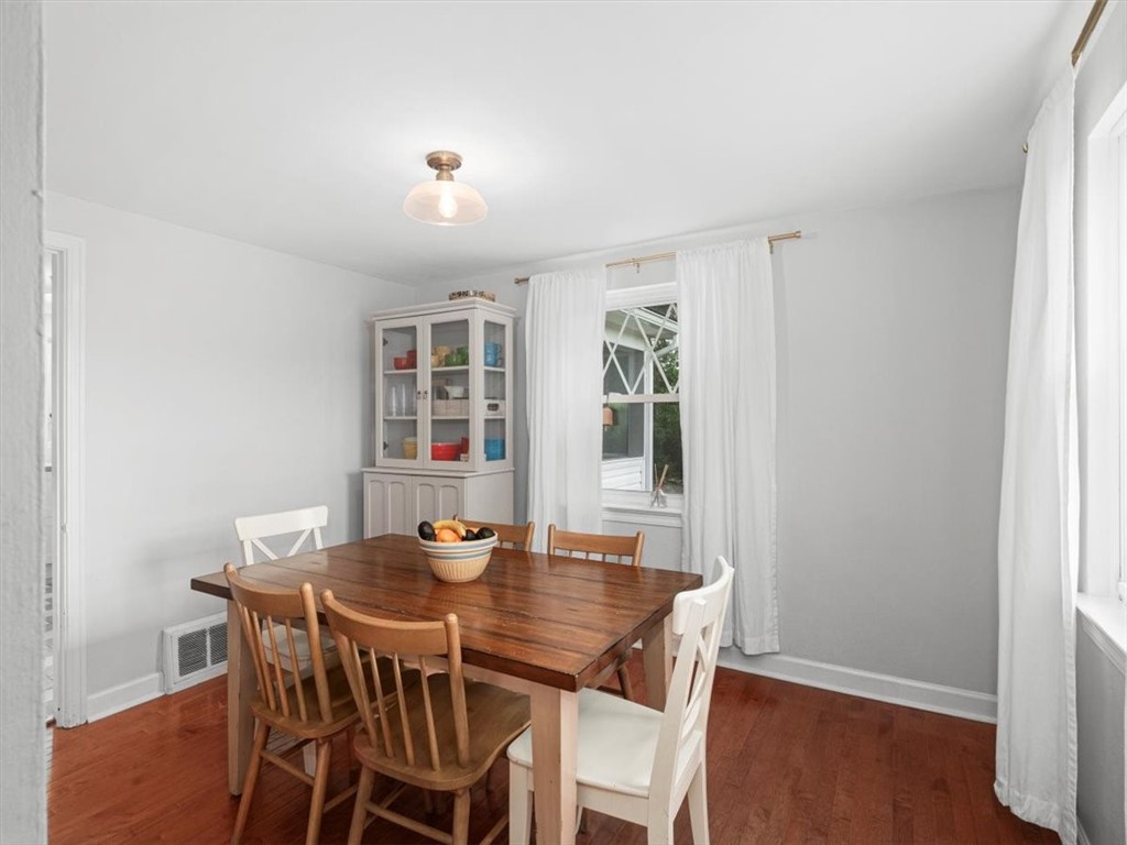 141 Manor Rd