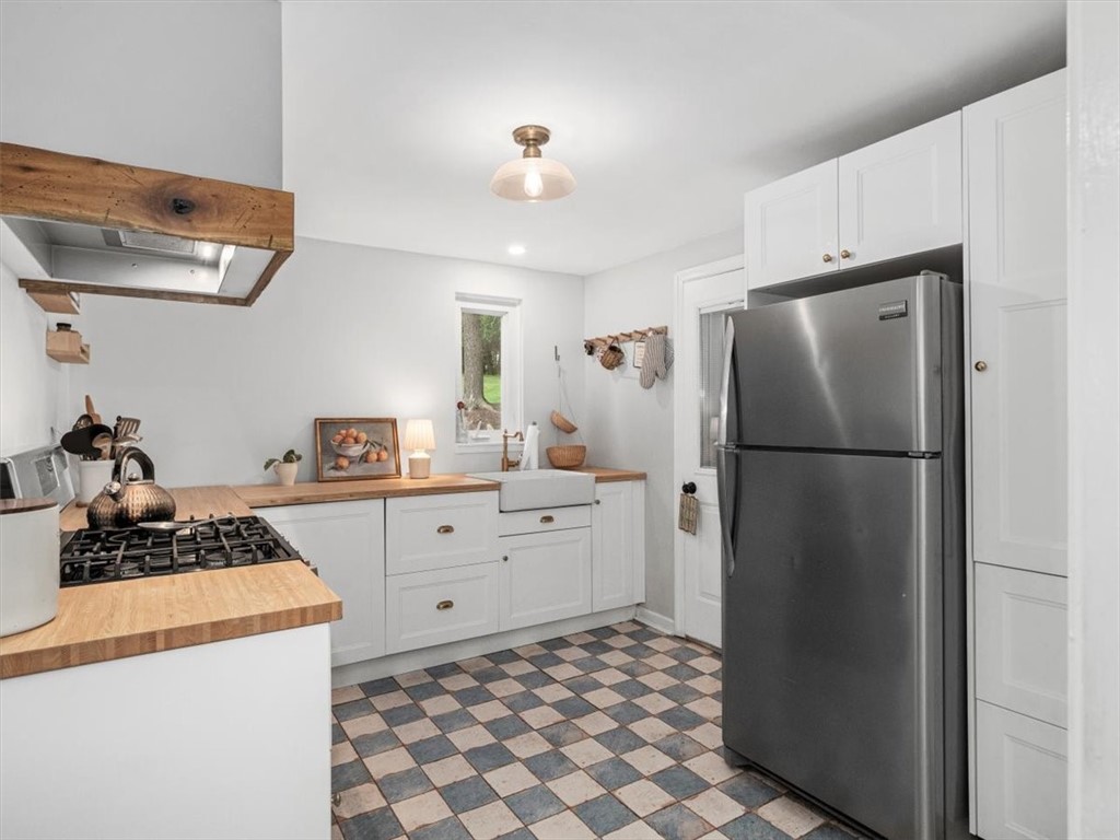 141 Manor Rd