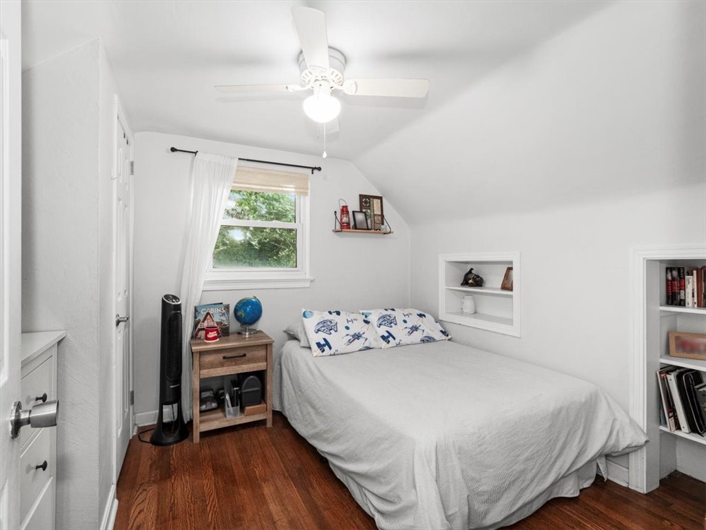 141 Manor Rd