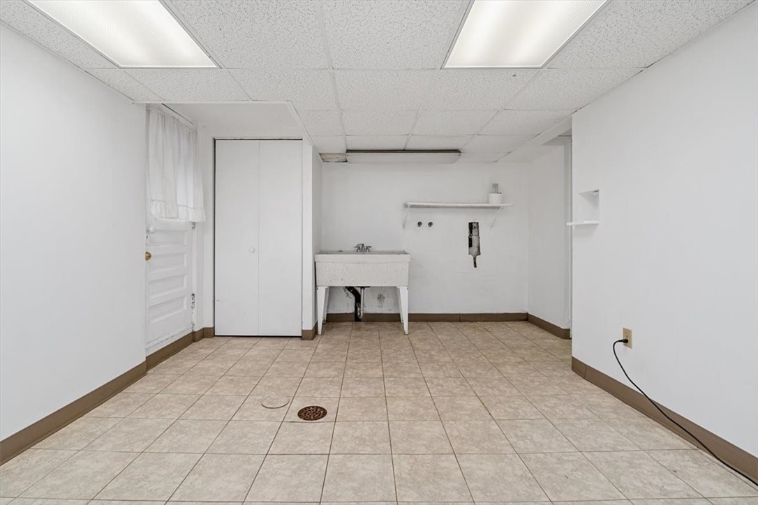200 Crestmont Rd