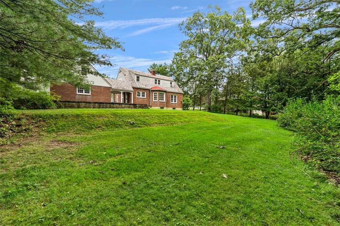 200 Crestmont Rd