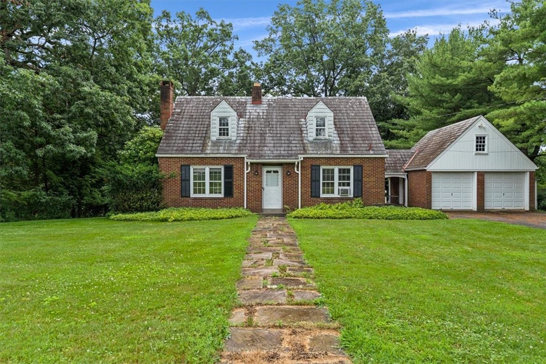 200 Crestmont Rd