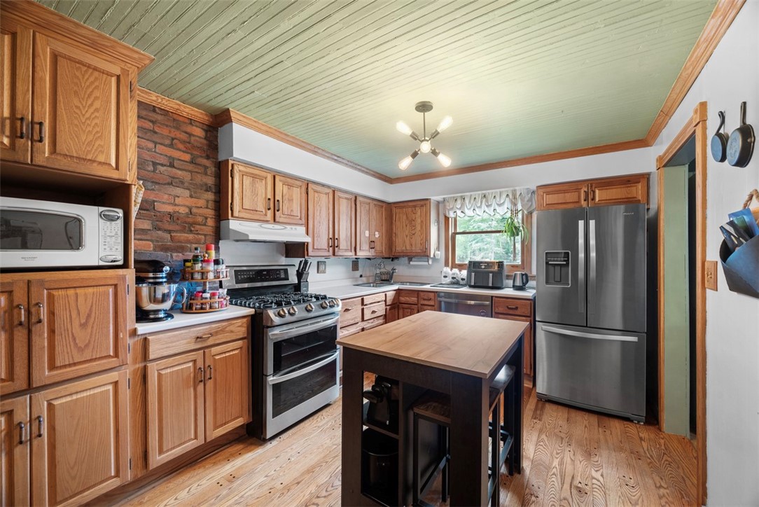 111 Hillcrest Dr