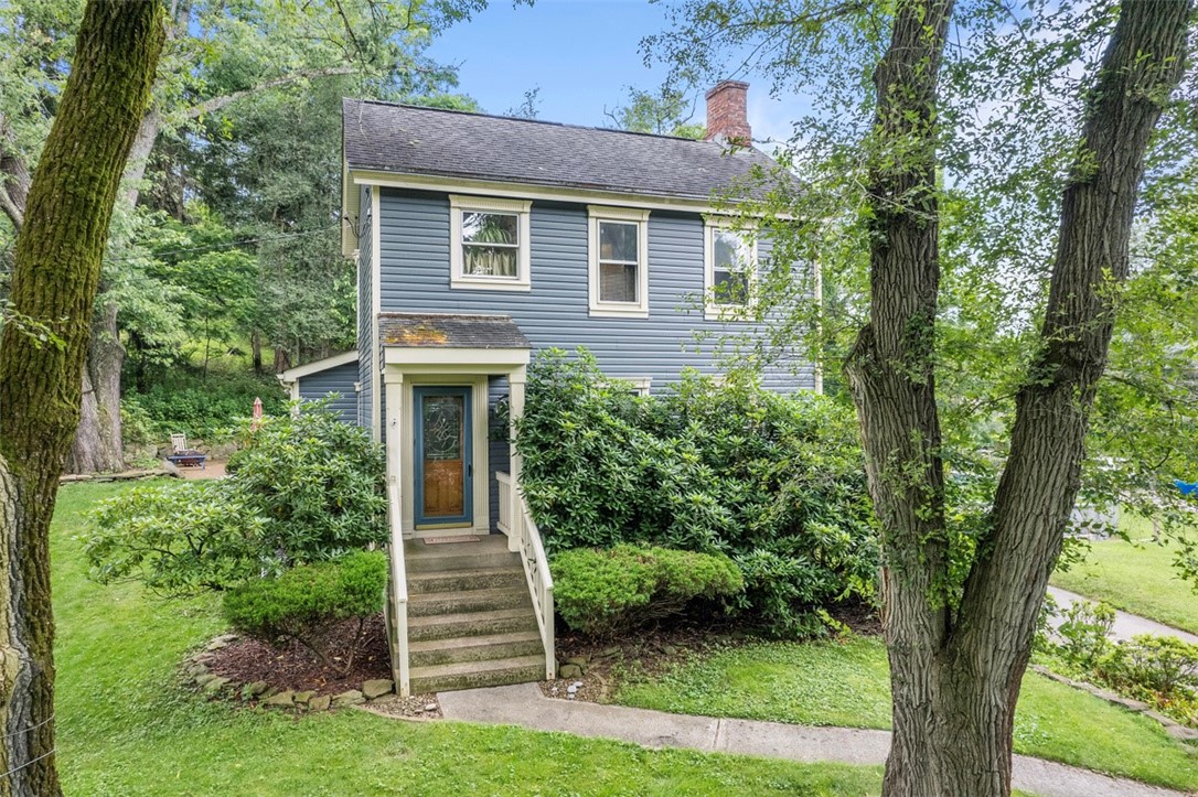 111 Hillcrest Dr