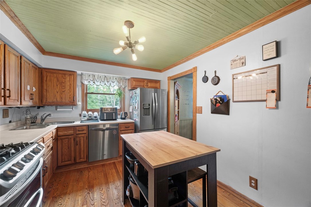 111 Hillcrest Dr