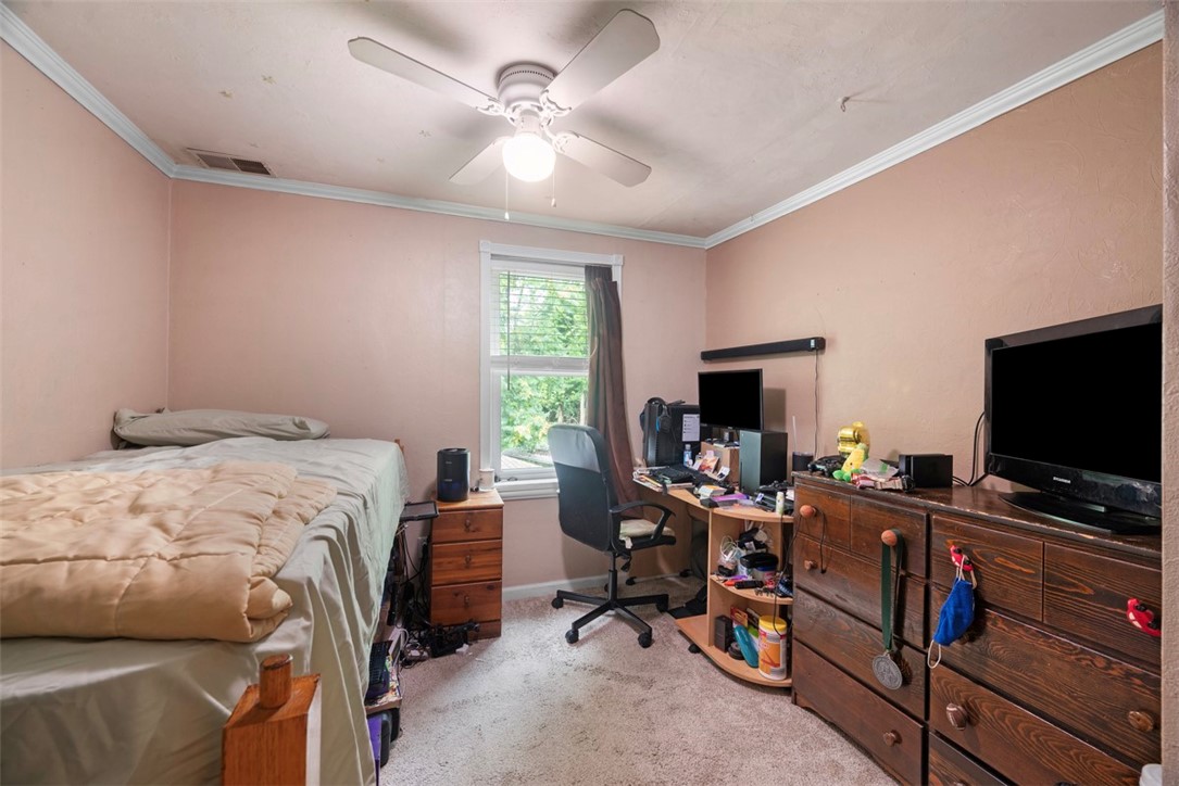 111 Hillcrest Dr