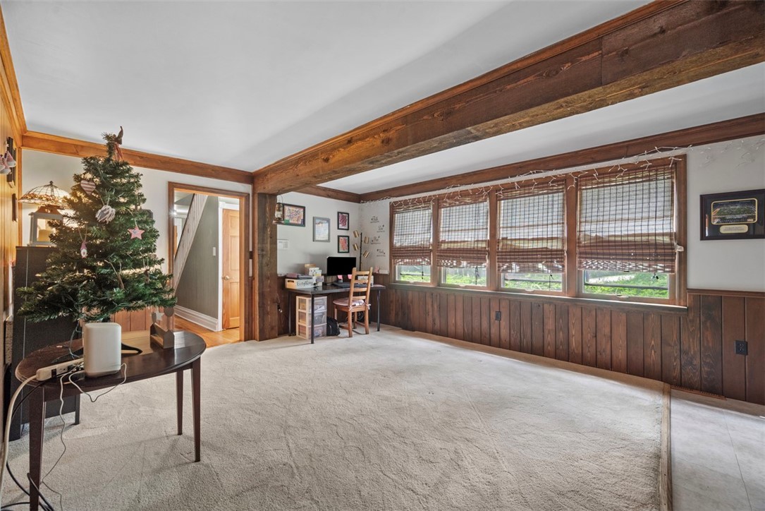 111 Hillcrest Dr