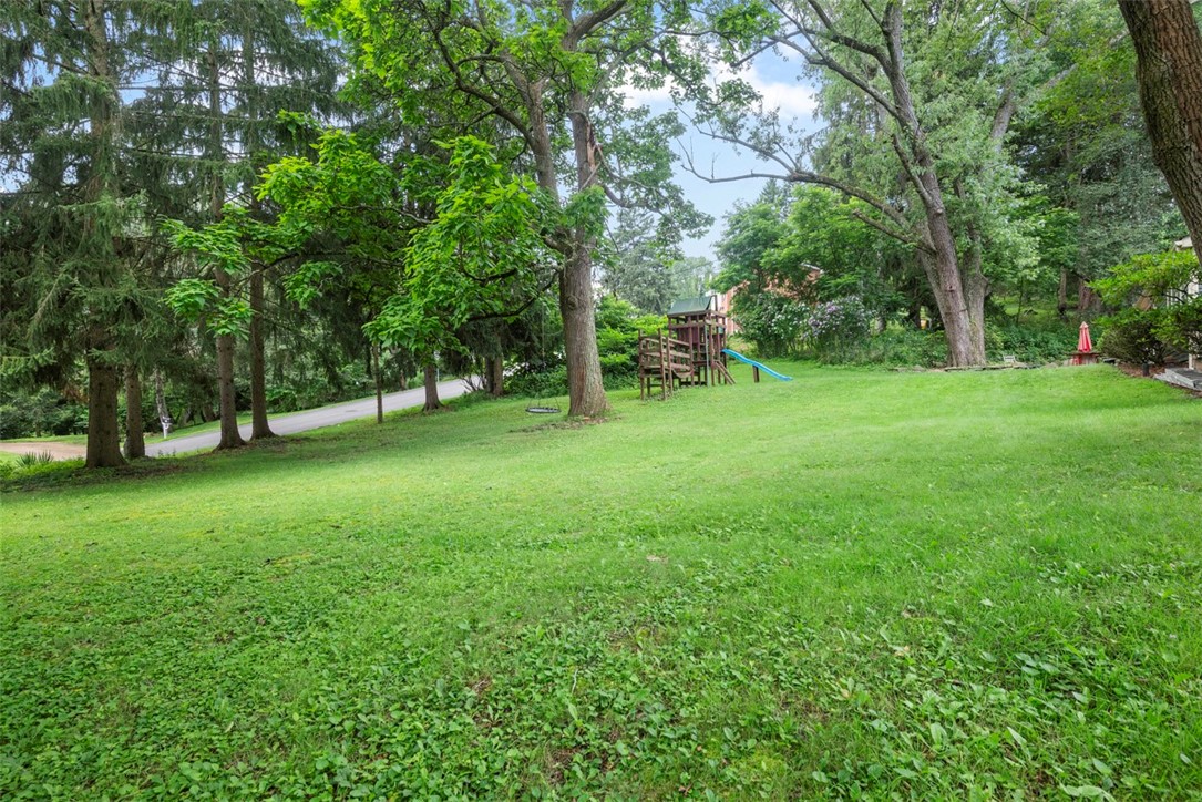 111 Hillcrest Dr