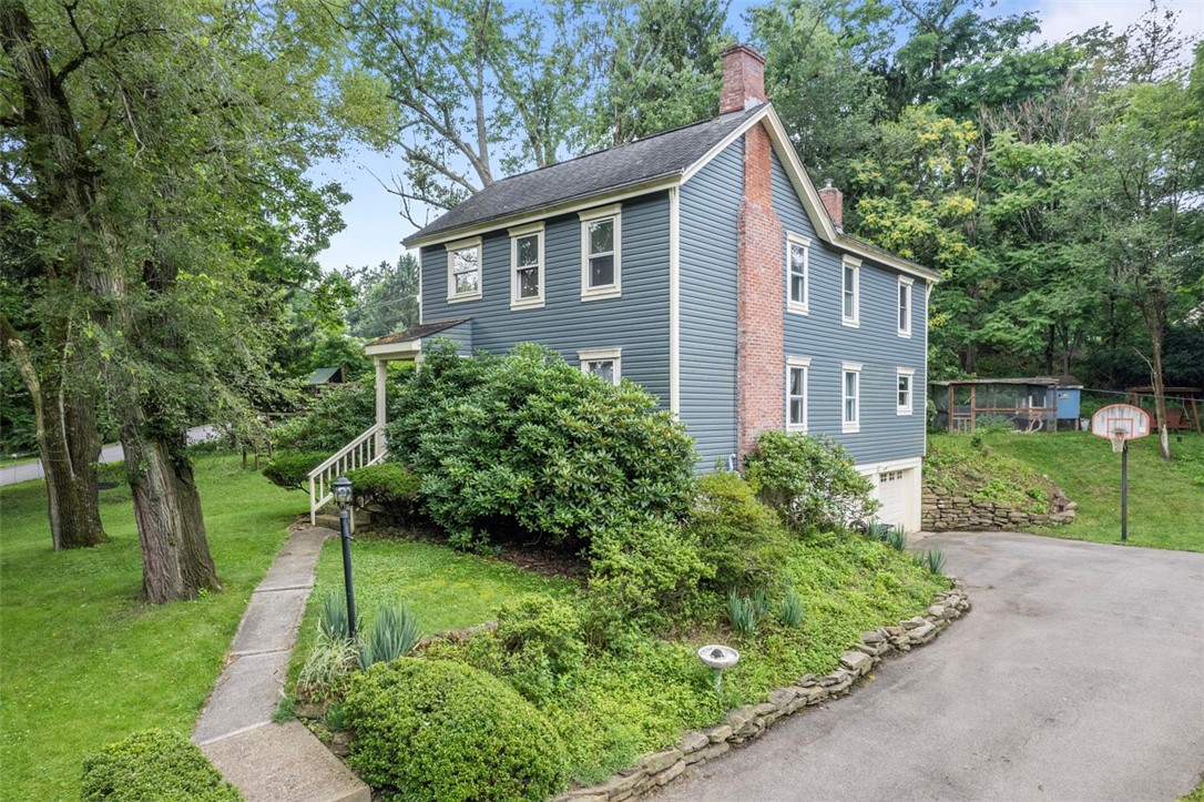 111 Hillcrest Dr