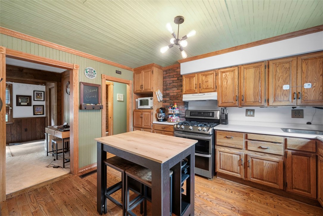 111 Hillcrest Dr
