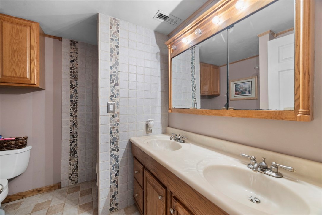 111 Hillcrest Dr